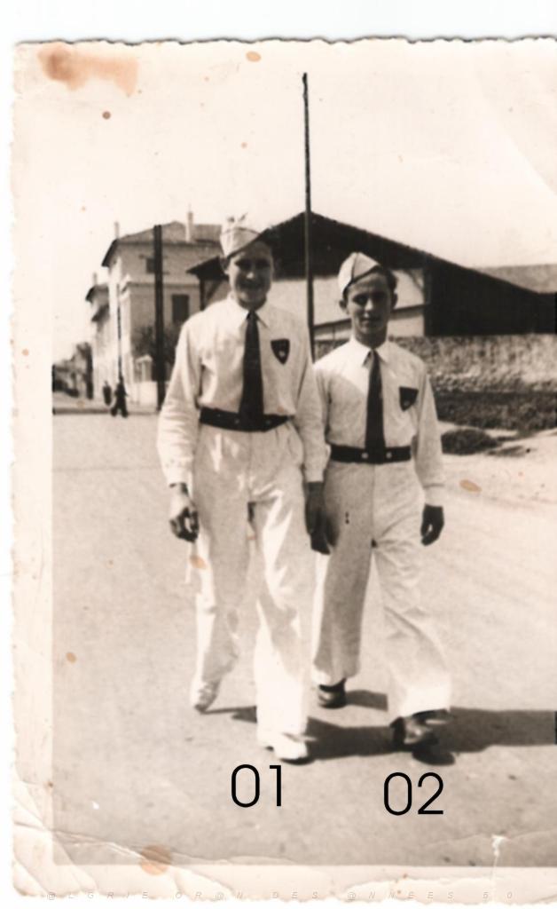 CLIQUE DU PATRONAGE DE DON-BOSCO D ECKMUHL 1948.jpg